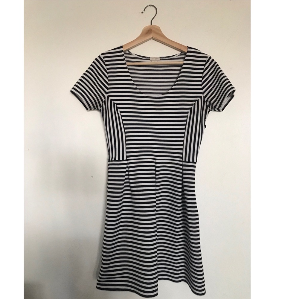 J Crew A-line short sleeve b&w striped dress sze 6
